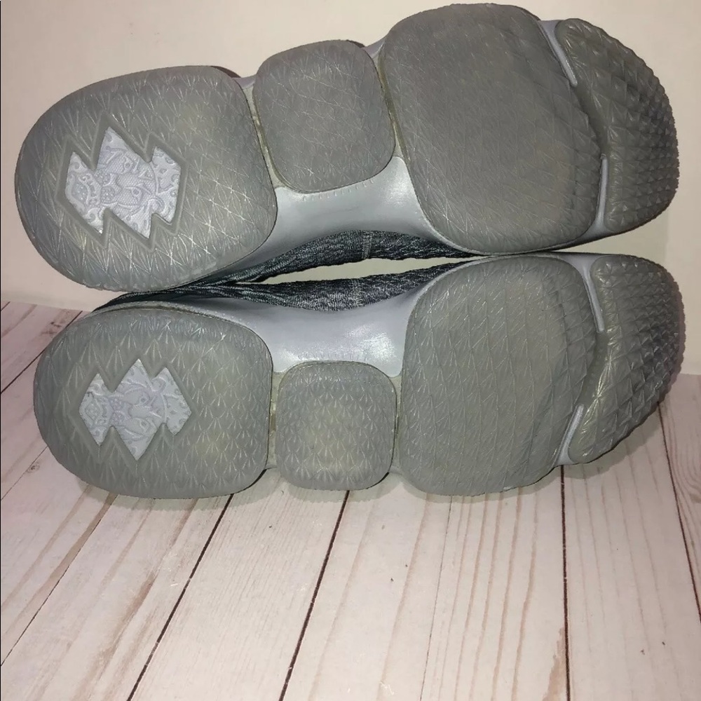 🔴SOLD🔴NIKE LEBRON XV 15 CITY EDITION WOLF GREY - Picture 7 of 8